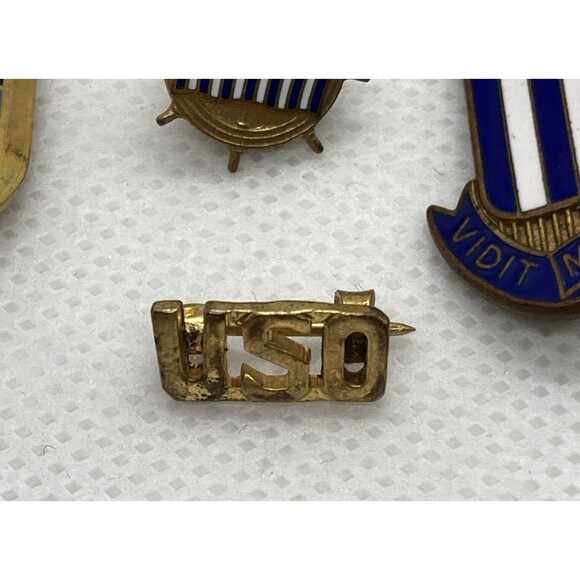 Vintage Lot of 5 Military Pin Coast Guard ROTC Gold Tone Lapel Pin USO - Picture 6 of 10